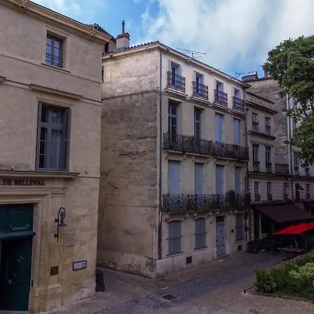 Le Platane De La Canourgue *